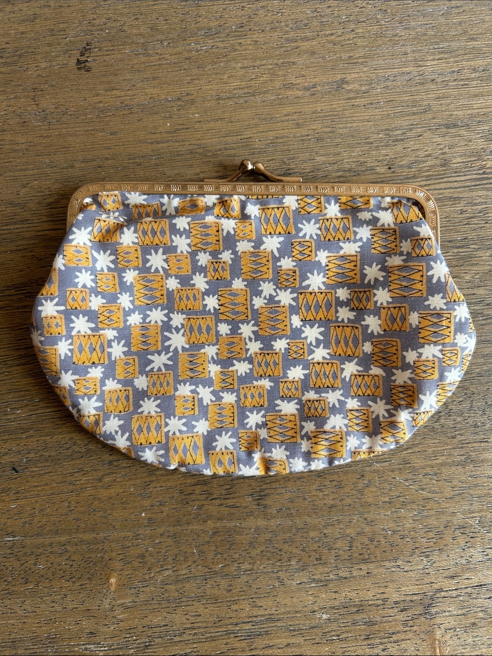 Vintage Silk Classic Gray and Mustard Patterned Kiss Lock Coin Bag. Unbranded.